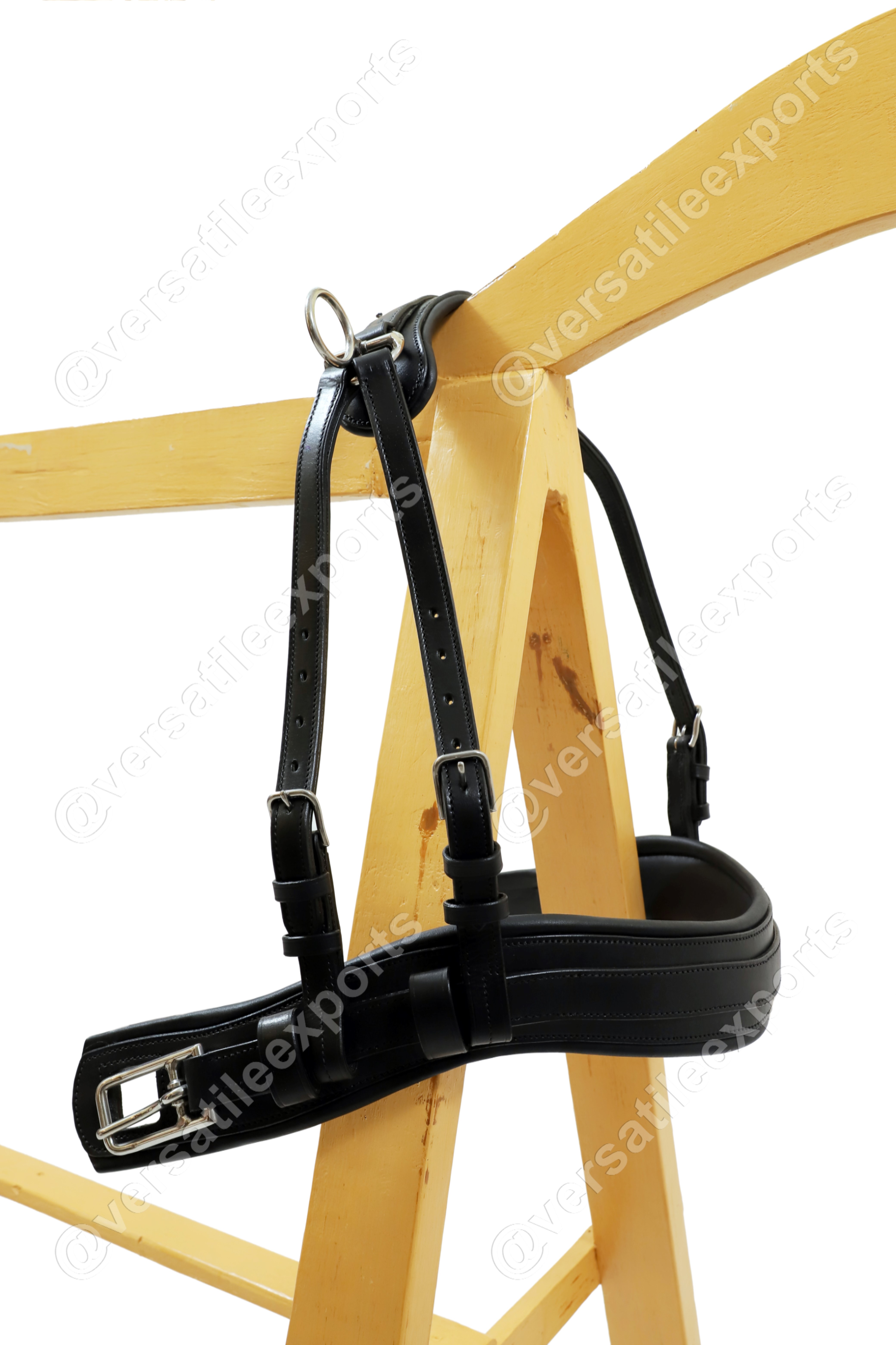 Driving Harness with Curved Breastplate